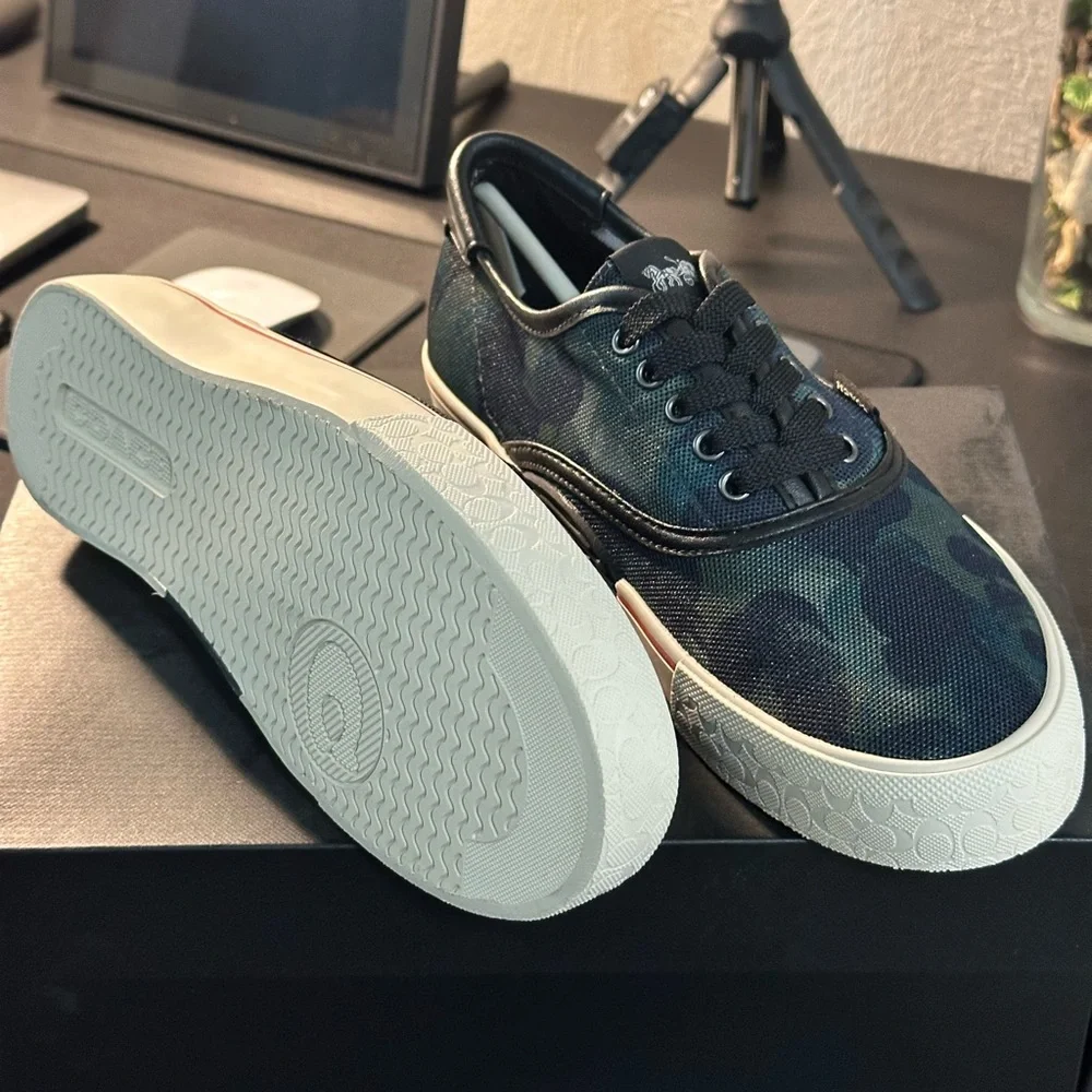 Coach shoes - Picture 2 of 5